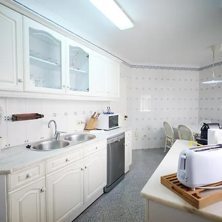 B60 - Promenade View Apartment *